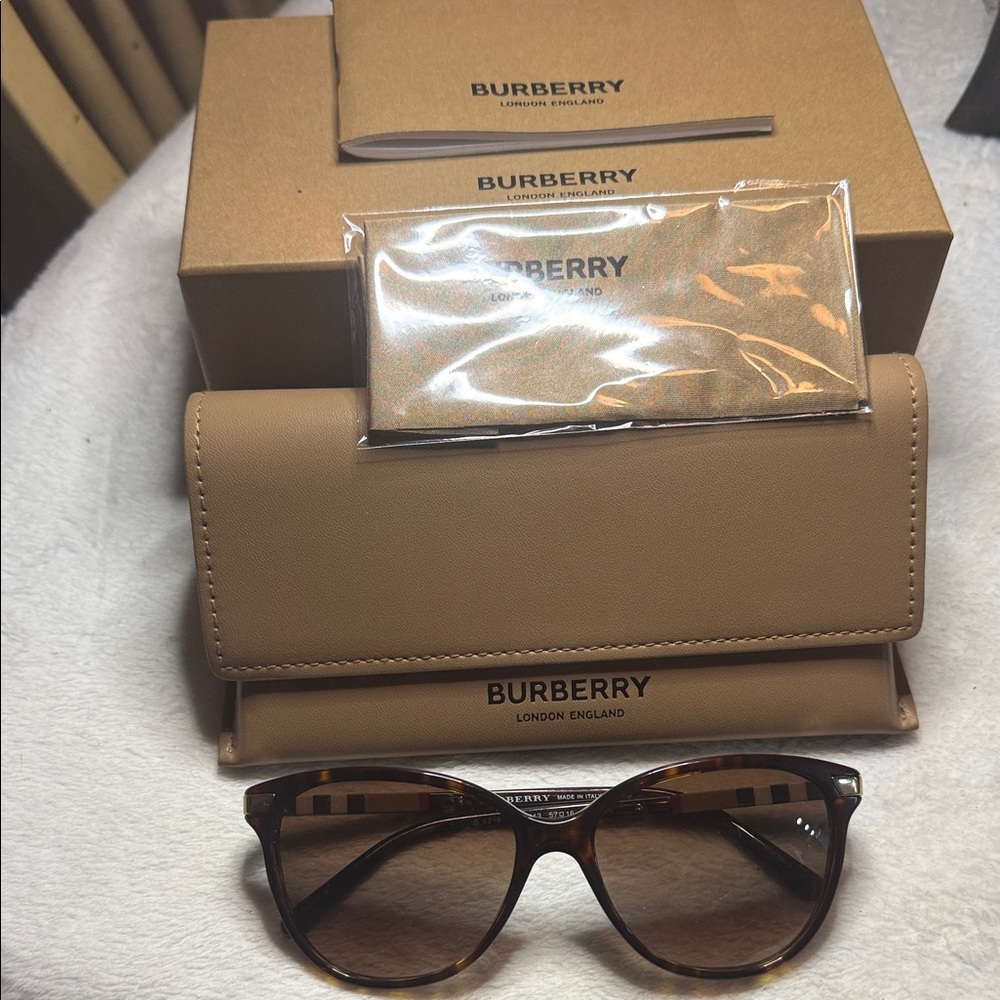 BURBERRY BE4216 300213 Dark Havana Plastic Cat-eye Sunglasses Brown Gradient